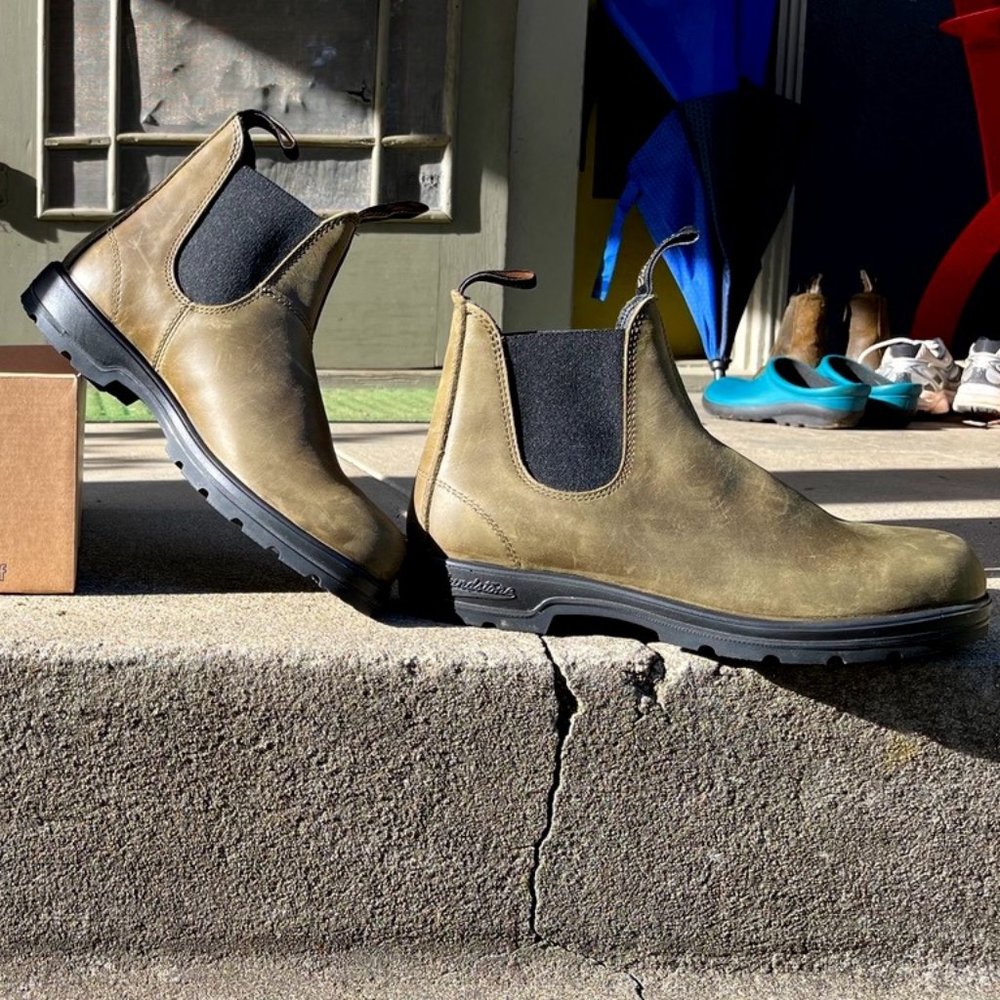 Dark Green Blundstone Boots, Size 7 (AUS)—Size 10 (USA)